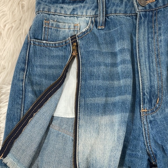 FASHION NOVA Frayed Raw Hem High Waisted Front Zipper Denim Jean Shorts 9 - Picture 3 of 6